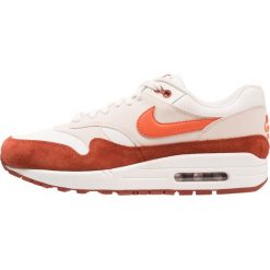 Nike Sportswear AIR MAX 1 Sneakersy niskie sail/vintage coral/mars stone. Trampki marki Nike Sportswear. W wyprzedaży za 398.30 zł.