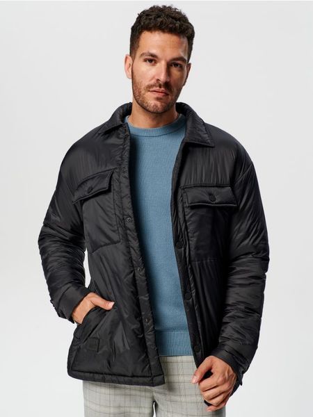Kurtka puffer - czarny. Czarne kurtki Sinsay, l, bez wzorów, bez kaptura. Za 99.99 zł.