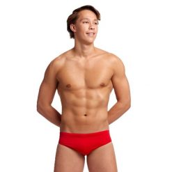 Kąpielówki męskie slipy na basen treningowe Funky Trunks Still Red. Czerwone kąpielówki Funky Trunks, l, bez wzorów. Za 124.99 zł.