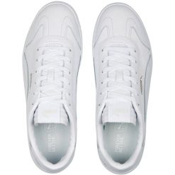 Męskie Buty Sportowe Club 5v5 Z Powlekanej Skóry. Białe buty trekkingowe Puma, bez wzorów, ze skóry, bez zapięcia. Za 367.99 zł.