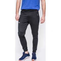 Under Armour - Spodnie Reactor Tapered. Spodnie treningowe długie Under Armour. W wyprzedaży za 269.90 zł.