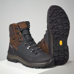 Buty outdoor wysokie Solognac Crosshunt 500 wodoodporne. Brązowe trekkingi SOLOGNAC, bez wzorów, z materiału, przed kolano, bez zapięcia. W wyprzedaży za 349.99 zł.
