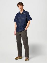 Wrangler Bojówki w kolorze antracytowym rozmiar: W36/L32. Czarne joggery i bojówki Wrangler, l, bez wzorów, z podwyższonym stanem. Za 150.37 zł.