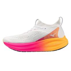 Buty do biegania Mizuno Neo Vista 2 white/white/pink tetra. Białe buty do biegania Mizuno, bez wzorów, bez zapięcia, do biegania. W wyprzedaży za 688.85 zł.