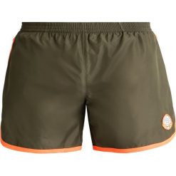 Robinson Les Bains CAMBRIDGE Szorty kąpielowe military green. Kąpielówki marki Robinson Les Bains. W wyprzedaży za 408.85 zł.