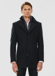 PAKO LORENTE – Brązowy płaszcz męski w drobną kratę. Brązowe płaszcze Pako Lorente, na zimę, m, bez wzorów, z poliesteru, klasyczne, bez kaptura. Za 399.99 zł.