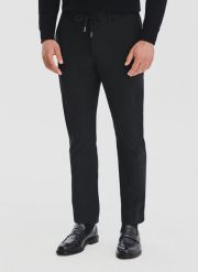 PAKO LORENTE – Czarne spodnie męskie. Czarne spodnie materiałowe Pako Lorente, na co dzień, na zimę, m, bez wzorów, z elastanu, casualowe. Za 279.99 zł.