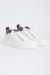 Sneakersy męskie skórzane ALEXANDER SMITH. Buty sportowe casual Alexander Smith, bez wzorów, bez zapięcia. W wyprzedaży za 714.35 zł.