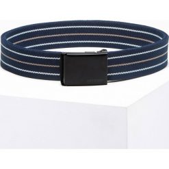 Pasek męski parciany - granatowy V1 A648 - uniwersalny. Niebieskie paski Ombre Clothing, bez wzorów. W wyprzedaży za 19.99 zł.