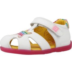 Sandały AGATHA RUIZ DE LA PRADA 242900A Biały. Białe sandały AGATHA RUIZ DE LA PRADA, ze skóry, bez zapięcia. Za 246.55 zł.