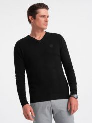 Elegancki sweter męski V-neck BASIC z wiskozą – czarny V1 OM-SWBS-0107 - XXL. Czarne swetry nierozpinane Ombre Clothing, l, bez wzorów, z wiskozy, bez kołnierzyka, bez ramiączek. W wyprzedaży za 89.99 zł.