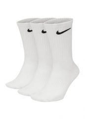 Lekkie Skarpetki Codzienne Unisex Dla Dorosłych Z Logo (zestaw 3 Sztuk). Białe skarpety Nike, bez wzorów, z bawełny. Za 56.70 zł.