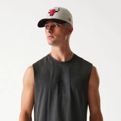 Koszulka bez rękawów Chicago Bulls Washed. Szare bezrękawniki New Era, bez wzorów, bez kołnierzyka, bez ramiączek. Za 139.00 zł.
