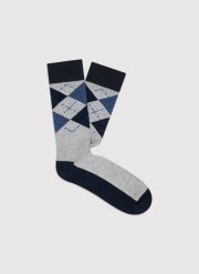 Skarpety w romby. Niebieskie skarpety Pako Lorente, bez wzorów, z bawełny. Za 19.99 zł.