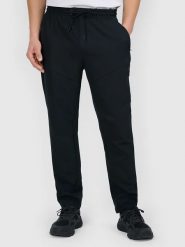 4F Spodnie sportowe w kolorze czarnym rozmiar: XL. Czarne spodnie treningowe długie 4F, xl, bez wzorów, z materiału. Za 204.95 zł.