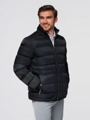 Pikowana męska kurtka z połyskiem i stójką – czarna V1 - Rozmiar: M. Czarne kurtki Ombre Clothing, m, bez wzorów, z materiału, bez kaptura. Za 399.99 zł.