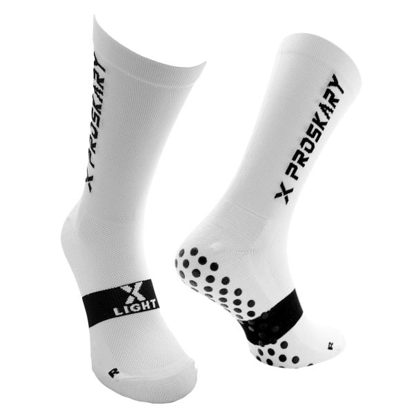 Skarpety sportowe antypoślizgowe Proskary X-Light. Białe skarpetki sportowe PROSKARY, bez wzorów, z materiału. Za 59.99 zł.