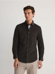 Bawełniana koszula slim fit - ciemnoszary. Szare koszule Reserved, l, bez wzorów, z bawełny, bez kołnierzyka, bez ramiączek. W wyprzedaży za 49.99 zł.