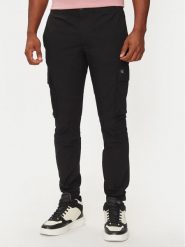 Calvin Klein Jeans Joggery J30J326438 Czarny Skinny Fit. Czarne joggery i bojówki Calvin Klein Jeans, m, bez wzorów, z bawełny. Za 259.99 zł.