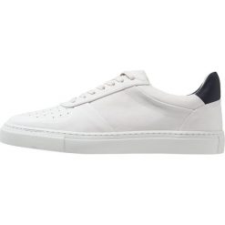 Filippa K ROBERT Sneakersy niskie white. Buty sportowe casual marki Filippa K. Za 969.00 zł.