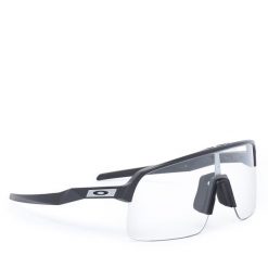 Okulary przeciwsłoneczne Oakley. Szare okulary przeciwsłoneczne Oakley. Za 1,019.00 zł.