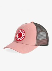 Czapka z daszkiem Fjallraven 1960 Logo Langtradarkeps. Czerwone czapki z daszkiem Fjällräven, na lato, bez wzorów, z bawełny. Za 233.15 zł.