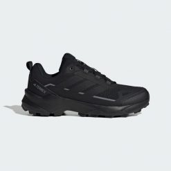 Buty na piesze wycieczki Terrex Skychaser Ax5. Czarne buty turystyczne Adidas, bez wzorów, z materiału, bez zapięcia, trekkingowe. Za 439.00 zł.