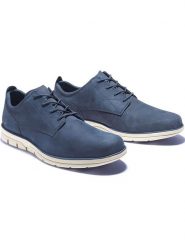 Timberland Skórzane trzewiki "Bradstreet PT Oxford" w kolorze granatowym rozmiar: 41. Niebieskie botki sznurowane Timberland, bez wzorów, bez obcasa, bez zapięcia. Za 287.51 zł.