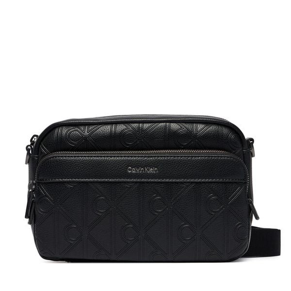 Saszetka Calvin Klein. Czarne saszetki i nerki CALVIN KLEIN, bez wzorów, małe, bez dodatków. Za 409.99 zł.