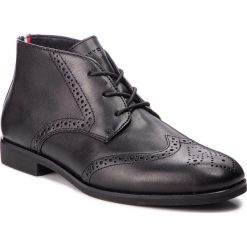 Trzewiki TOMMY HILFIGER - Dressy Casual Leathe FM0FM01751 Black 990. Botki sznurowane marki Tommy Hilfiger. W wyprzedaży za 379.00 zł.