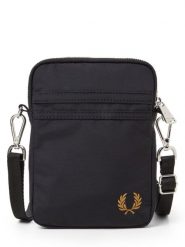 Fred Perry torba na ramię Mężczyźni Sztuczne włókno czarny, ONE SIZE. Czarne torby na ramię Fred Perry, bez wzorów, z włókna, na ramię, bez dodatków. Za 249.95 zł.