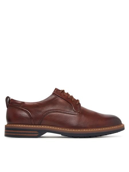 Clarks Półbuty Aldwin2 Derby 26320300 Brązowy. Brązowe eleganckie półbuty Clarks, bez wzorów, ze skóry, bez obcasa, bez zapięcia. Za 479.99 zł.
