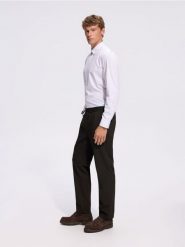 Spodnie jogger - brązowy. Brązowe joggery i bojówki Reserved, l, bez wzorów, z tkaniny. Za 149.99 zł.