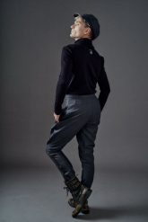 Golf Kosmopolita Czarny. Czarne bluzki z długim rękawem Hultaj Polski, l, bez wzorów, z bawełny, bez ramiączek. Za 249.00 zł.