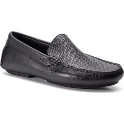 Mokasyny TOMMY HILFIGER - 2 Mb Mercedes Leather Driver FM0FM02240 Black 990. Mokasyny marki Tommy Hilfiger. W wyprzedaży za 499.00 zł.