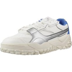 Buty ELLESSE EL42M52492 Biały. Białe buty turystyczne Ellesse, bez wzorów, z materiału, bez zapięcia, trekkingowe. Za 576.60 zł.