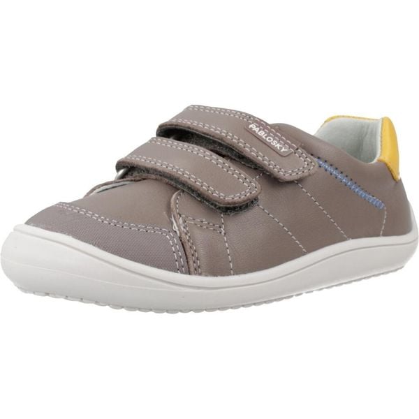 Buty PABLOSKY 063752P Brązowy. Brązowe buty turystyczne PABLOSKY, bez wzorów, z materiału, bez zapięcia, na fitness i siłownię. Za 206.99 zł.