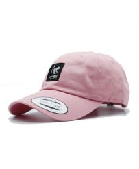Czapka Baseball - Bawełna - Niestrukturalna (Różowy). Czerwone czapki z daszkiem SURF MONKEY, z aplikacjami, z bawełny. Za 179.95 zł.