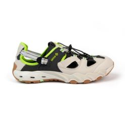 Sandały Frosty V4 wodoodporne, regulowane, z antypoślizgową podeszwą. Brązowe sandały Izas, bez zapięcia. W wyprzedaży za 265.17 zł.