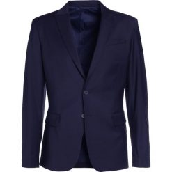 Bruuns Bazaar KARL Marynarka garniturowa navy. Garnitury marki Bruuns Bazaar. W wyprzedaży za 503.60 zł.