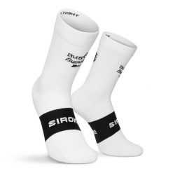 Skarpety kolarskie Burgos Burpellet BH x Siroko Siroko BBBH 26 S1 White. Białe skarpety SIROKO, bez wzorów, z materiału. Za 67.00 zł.