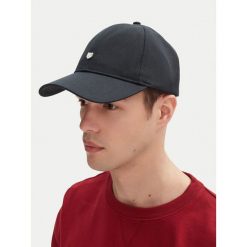 Czapka z daszkiem Barbour. Niebieskie czapki z daszkiem Barbour, bez wzorów. Za 129.99 zł.