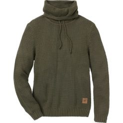 Sweter z golfem Regular Fit bonprix ciemnooliwkowy. Golfy marki bonprix. Za 79.99 zł.