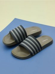 Klapki - khaki. Brązowe klapki Sinsay, z gumy. Za 29.99 zł.