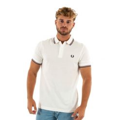 Koszulka Polo Fred Perry z Podwójnym Obszyciem Biało-Czerwono-Granatowa. Białe koszulki polo Fred Perry, m, bez wzorów, z bawełny, bez kołnierzyka, bez ramiączek. Za 379.20 zł.