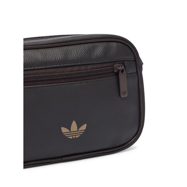 Saszetka adidas. Brązowe saszetki i nerki Adidas, bez wzorów, małe, bez dodatków. Za 149.99 zł.