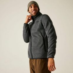 Polar zapinany na zamek błyskawiczny Regatta Branleigh. Czarne bluzy z polaru Regatta, bez wzorów, z polaru, bez kaptura. W wyprzedaży za 305.50 zł.