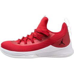 Jordan ULTRA FLY 2 LOW Obuwie do koszykówki university red/black/white. Buty do koszykówki marki Jordan. W wyprzedaży za 407.15 zł.