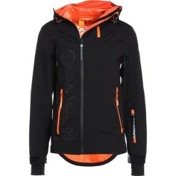 Superdry BASEJUMPER Kurtka snowboardowa black. Kurtki narciarskie i snowboardowe marki Superdry. W wyprzedaży za 879.20 zł.