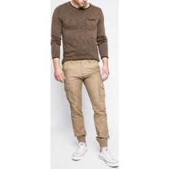 Produkt by Jack & Jones - Spodnie. Spodnie materiałowe marki PRODUKT by Jack & Jones. W wyprzedaży za 99.90 zł.